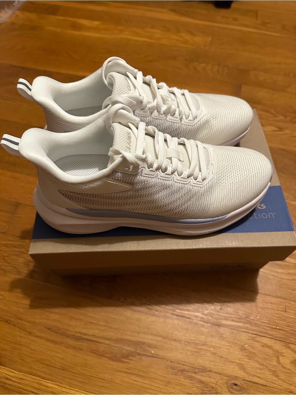Clarks Women's Adora Sport White Combi Sneakers - NEW IN BOX - Women’s size 8 M
